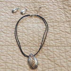 Silver pendant and earrings set